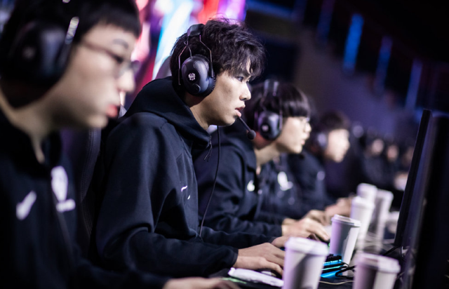 【MSI冠军魔咒？去年MSI冠军JDG季后赛一轮游！】 (魔咒)